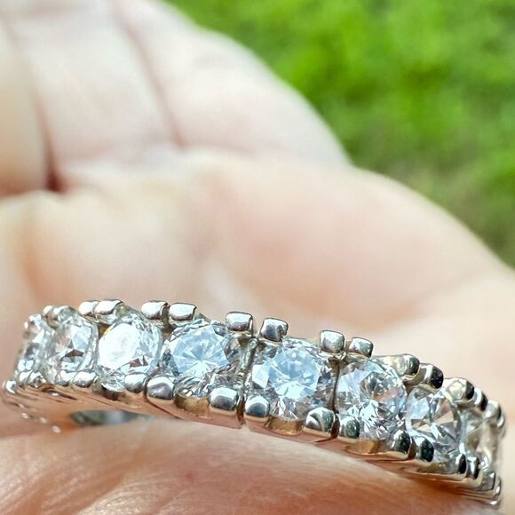 WOMEN’S SPARKLING ETERNITY BAND RING – SIZE 7.5 – ANTHROPOLOGIE STYLE - Picture 13 of 17